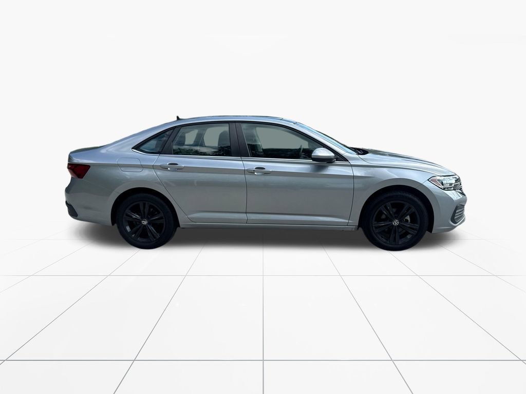 Used 2022 Volkswagen Jetta SE FWD image 9