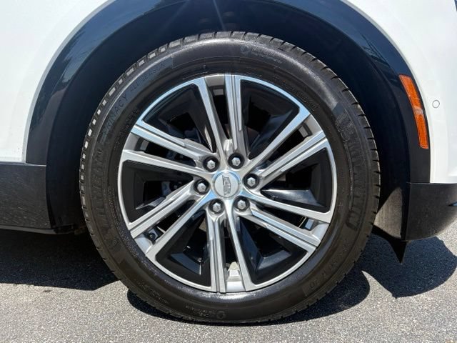 Certified 2024 Cadillac Lyriq Luxury AWD/4WD image 17