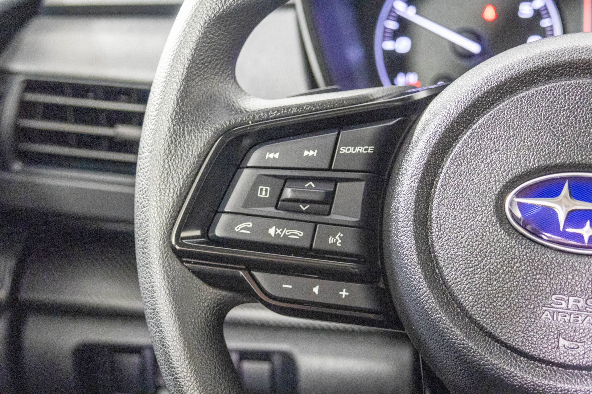 Used 2025 Subaru Crosstrek 2.0i Premium image 31