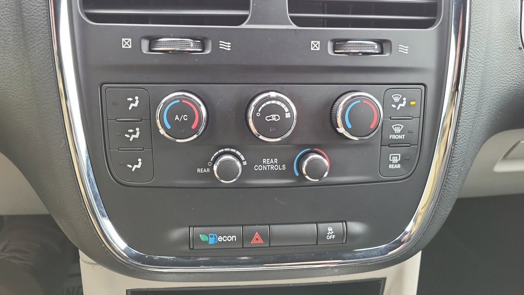 Used 2019 Dodge Grand Caravan SXT image 35