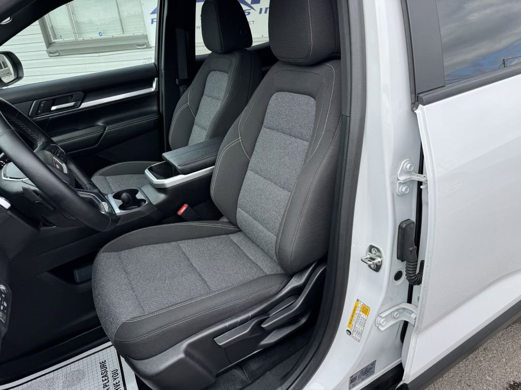 Used 2025 GMC Terrain Elevation image 12