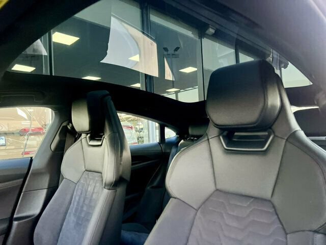 Used 2023 Audi e-tron GT Premium Plus AWD/4WD image 34
