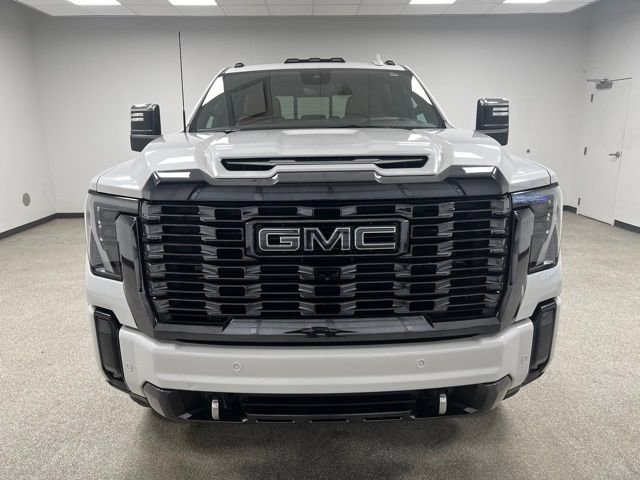 Used 2024 GMC Sierra 3500 Denali Ultimate image 3