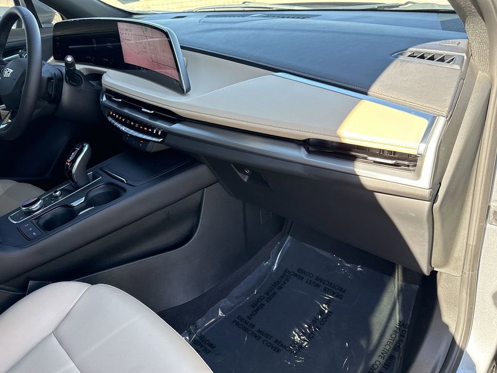 Certified 2024 Cadillac XT4 Luxury FWD image 28