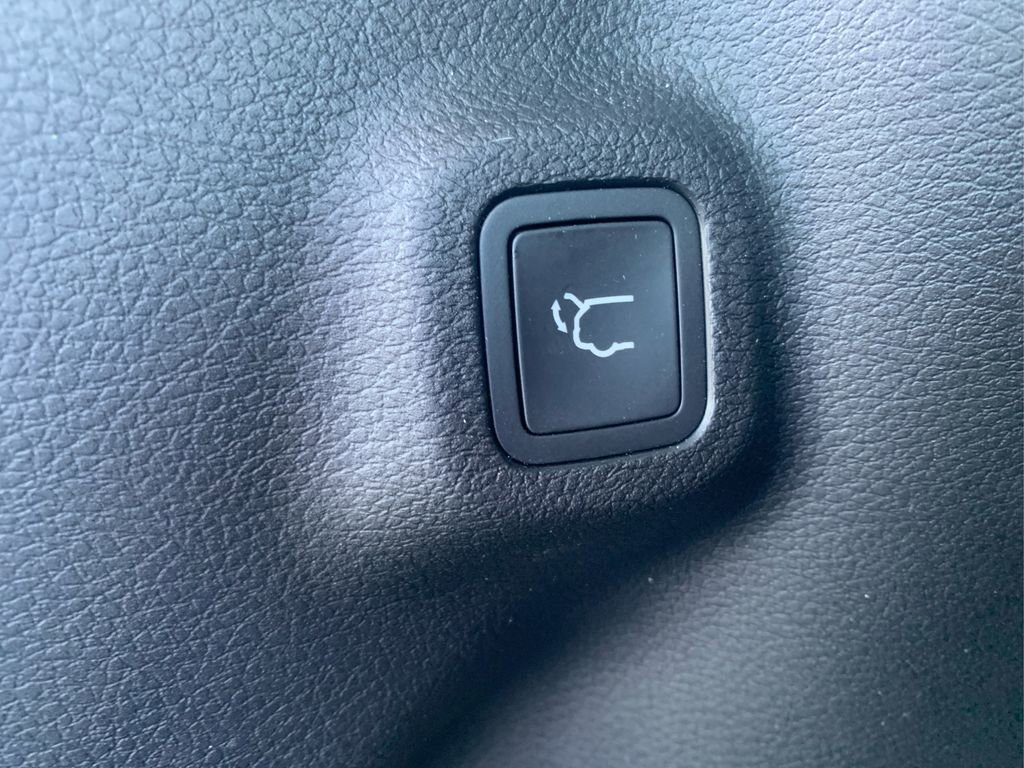 Used 2026 Jeep Compass Limited image 13