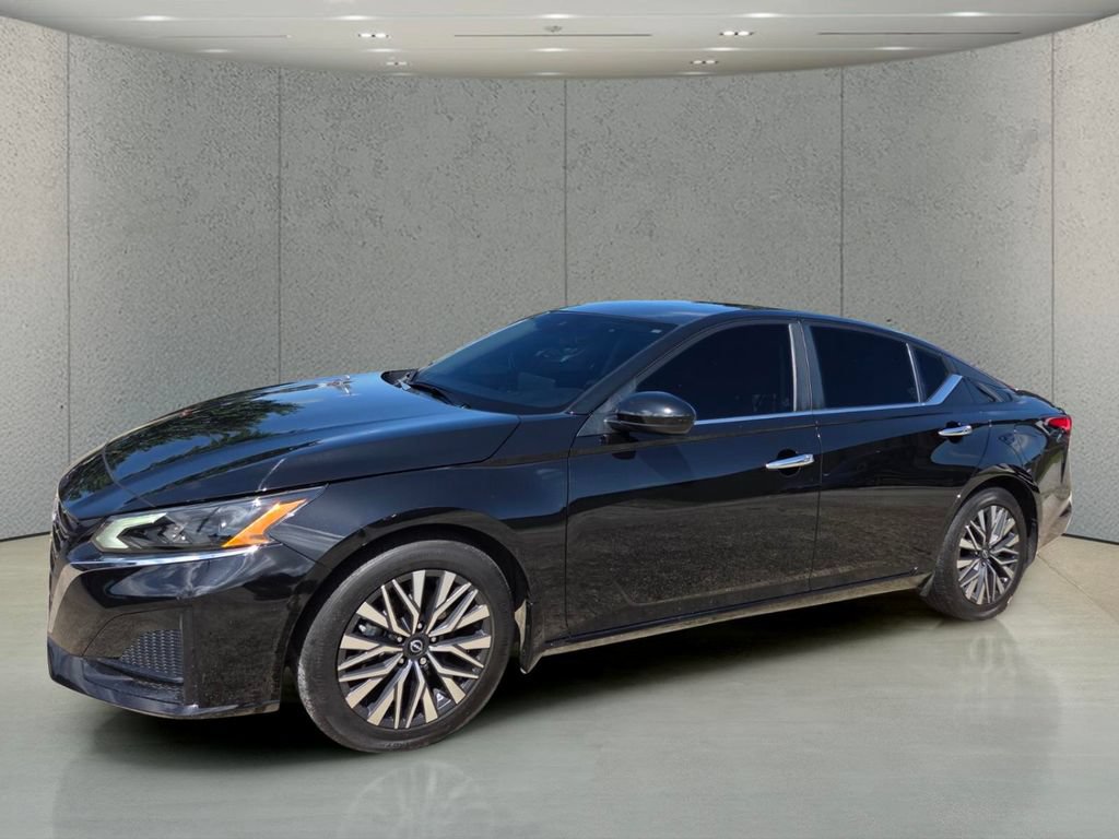 Used 2024 Nissan Altima 2.5 SV w/ SV Premium Package FWD video 1