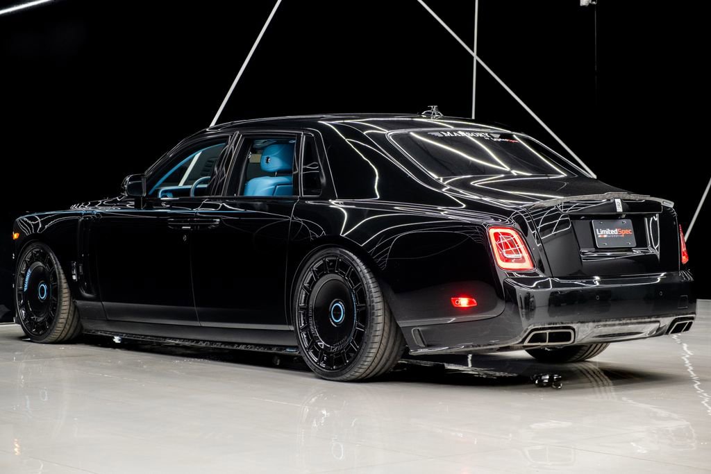 Used 2025 Rolls-Royce Phantom Sedan image 12