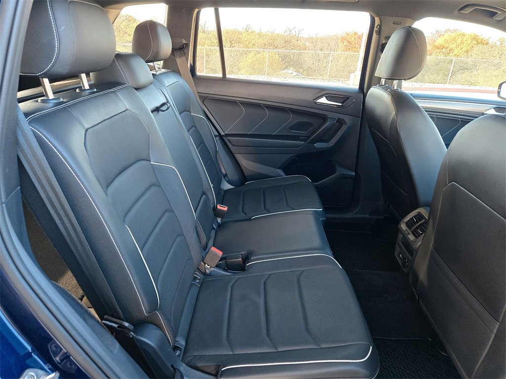 Used 2022 Volkswagen Tiguan SEL R-Line image 30