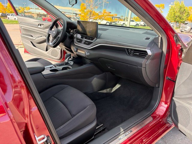 Used 2025 Nissan Altima 2.5 SV w/ SV Special Edition Package AWD/4WD image 22