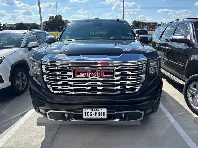 Used 2023 GMC Sierra 1500 Denali w/ Denali Reserve Package AWD/4WD image 3