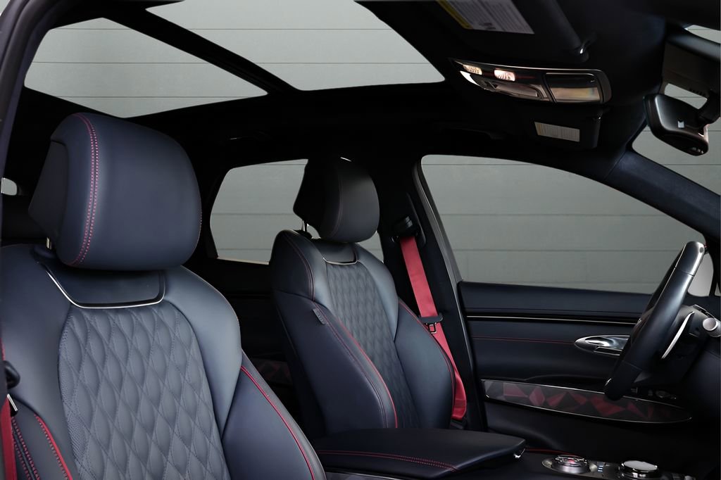 Used 2024 Genesis GV70 3.5T Sport w/ Sport Advanced Package image 84