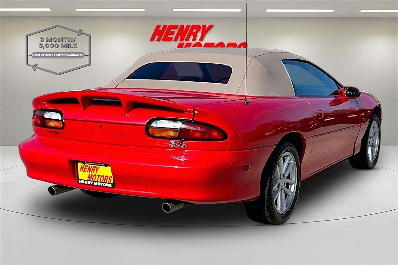 Used 2001 Chevrolet Camaro Z28 w/ SS Performance/Appearance Pkg RWD image 7