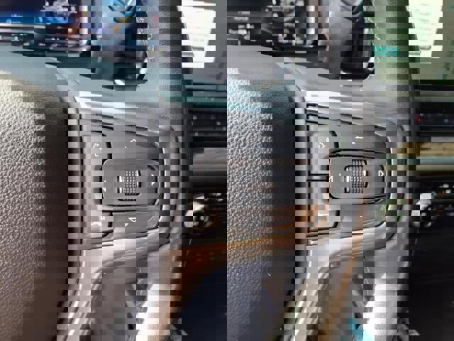 Used 2025 Chevrolet Silverado 3500 LT w/ Convenience Package image 10