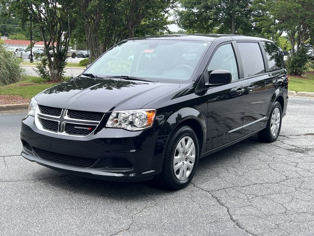 Used 2019 Dodge Grand Caravan SE w/ UConnect Hands-Free Group FWD image 2