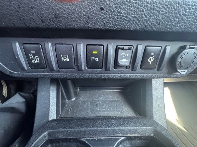 Used 2016 Toyota Tacoma TRD Sport w/ Premium & Technology Package image 25