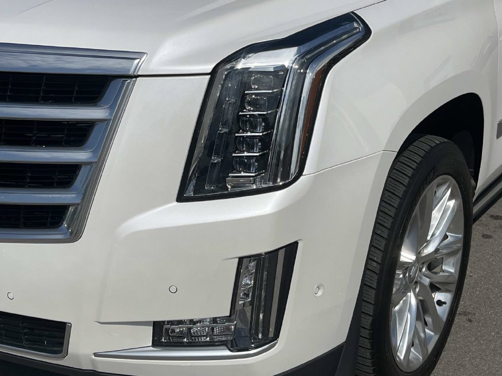Used 2018 Cadillac Escalade ESV Premium Luxury AWD/4WD image 9