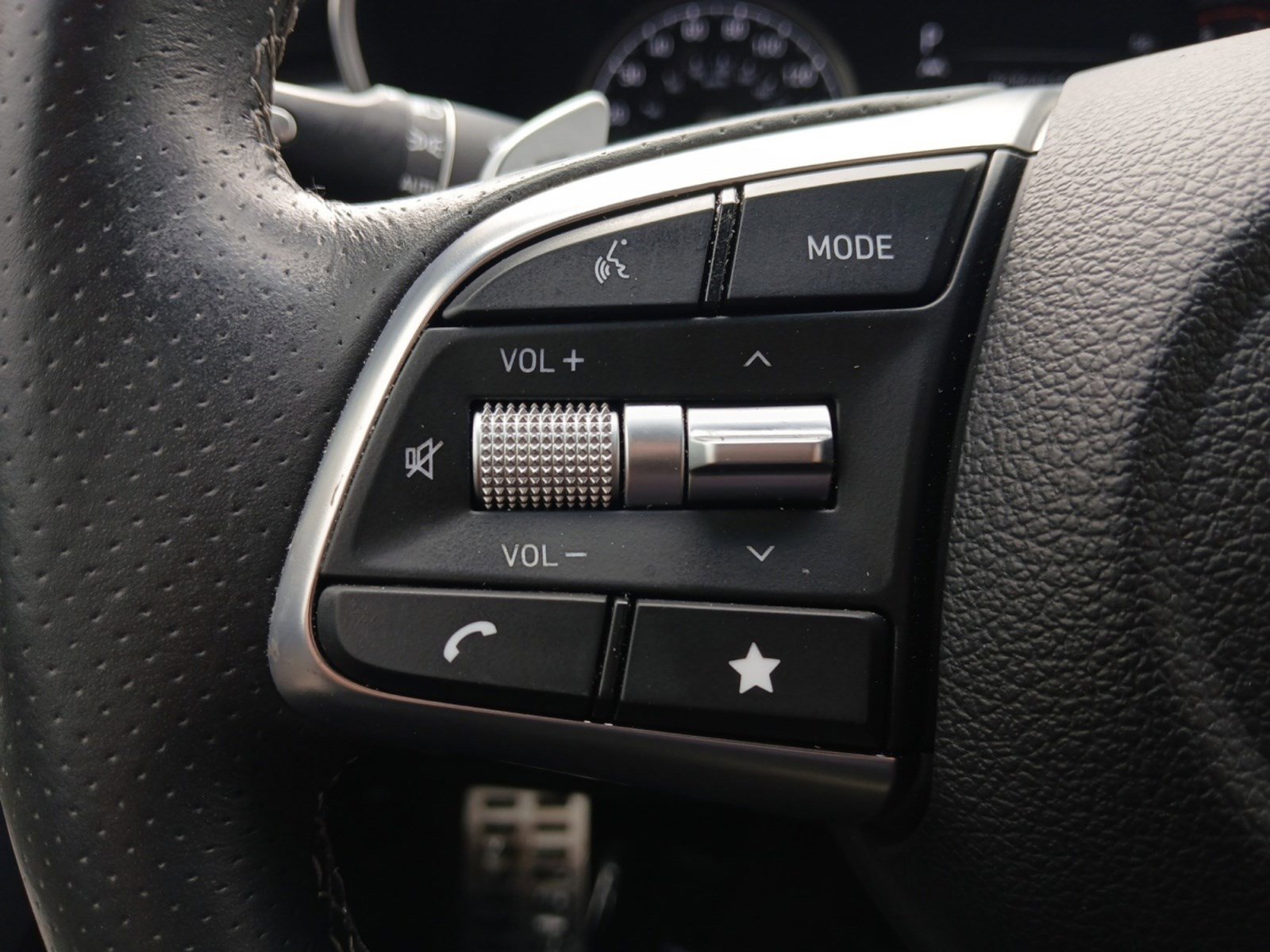 Used 2023 Genesis G70 3.3T w/ Sport Prestige Package image 20