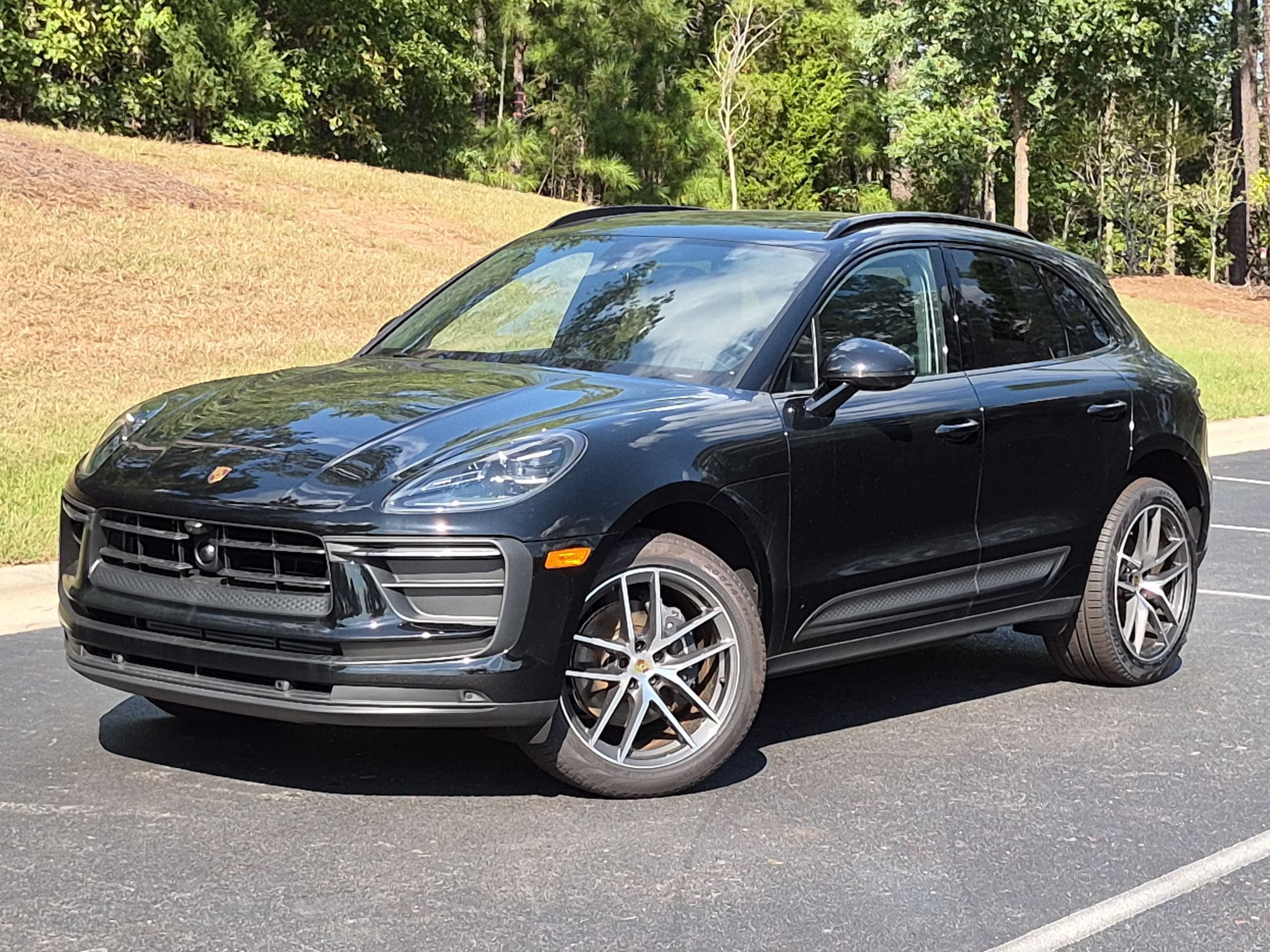 Used 2026 Porsche Macan AWD/4WD image 1