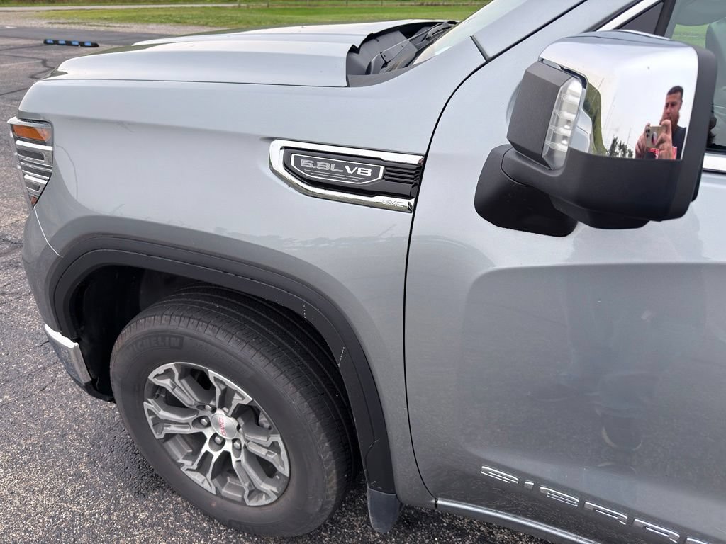 Used 2025 GMC Sierra 1500 SLT AWD/4WD image 21