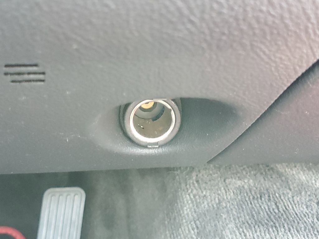 Used 2005 Chevrolet SSR image 21