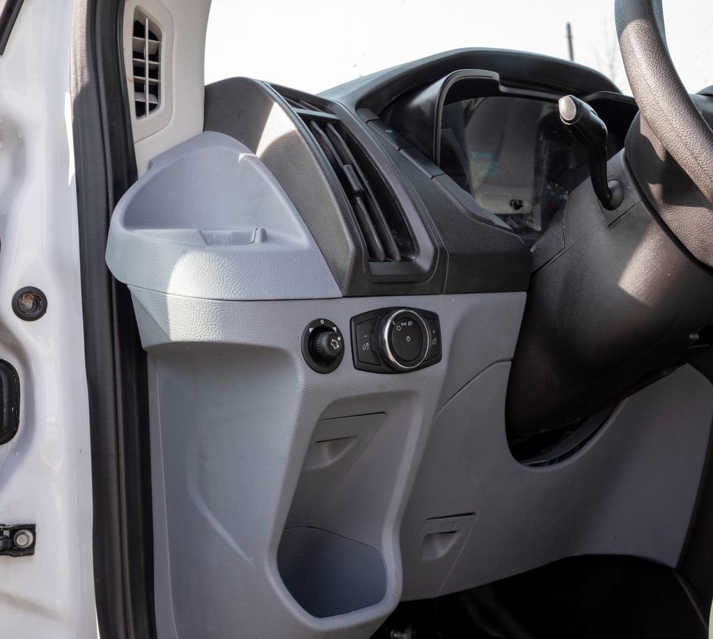 Used 2018 Ford Transit 150 XL image 19