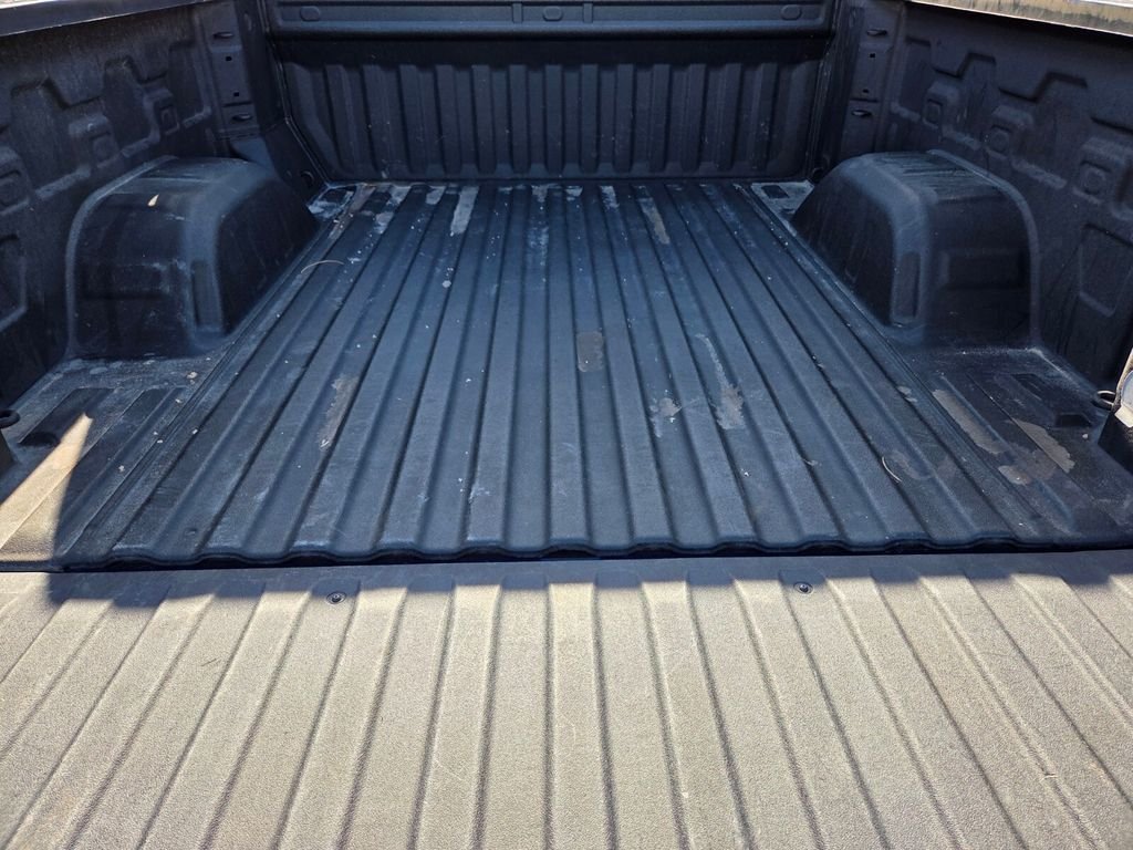 Used 2023 Chevrolet Silverado 1500 LT AWD/4WD image 17
