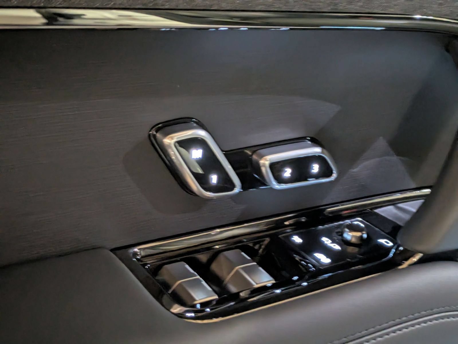 New 2026 Land Rover Range Rover Sport SE AWD/4WD image 10