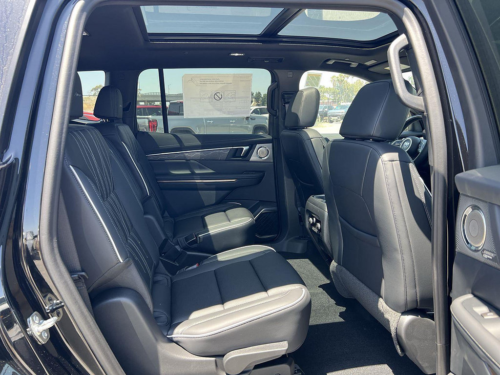 New 2026 Buick Enclave Avenir w/ Super Cruise Package FWD image 33