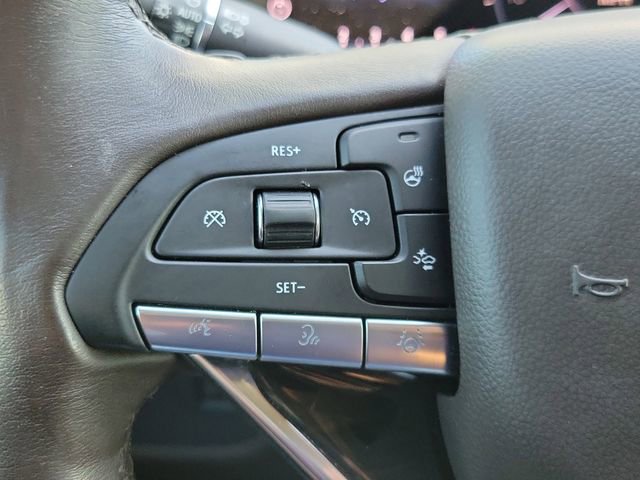 Certified 2022 Cadillac Escalade Premium Luxury w/ LPO, Floor Liner Package AWD/4WD image 33