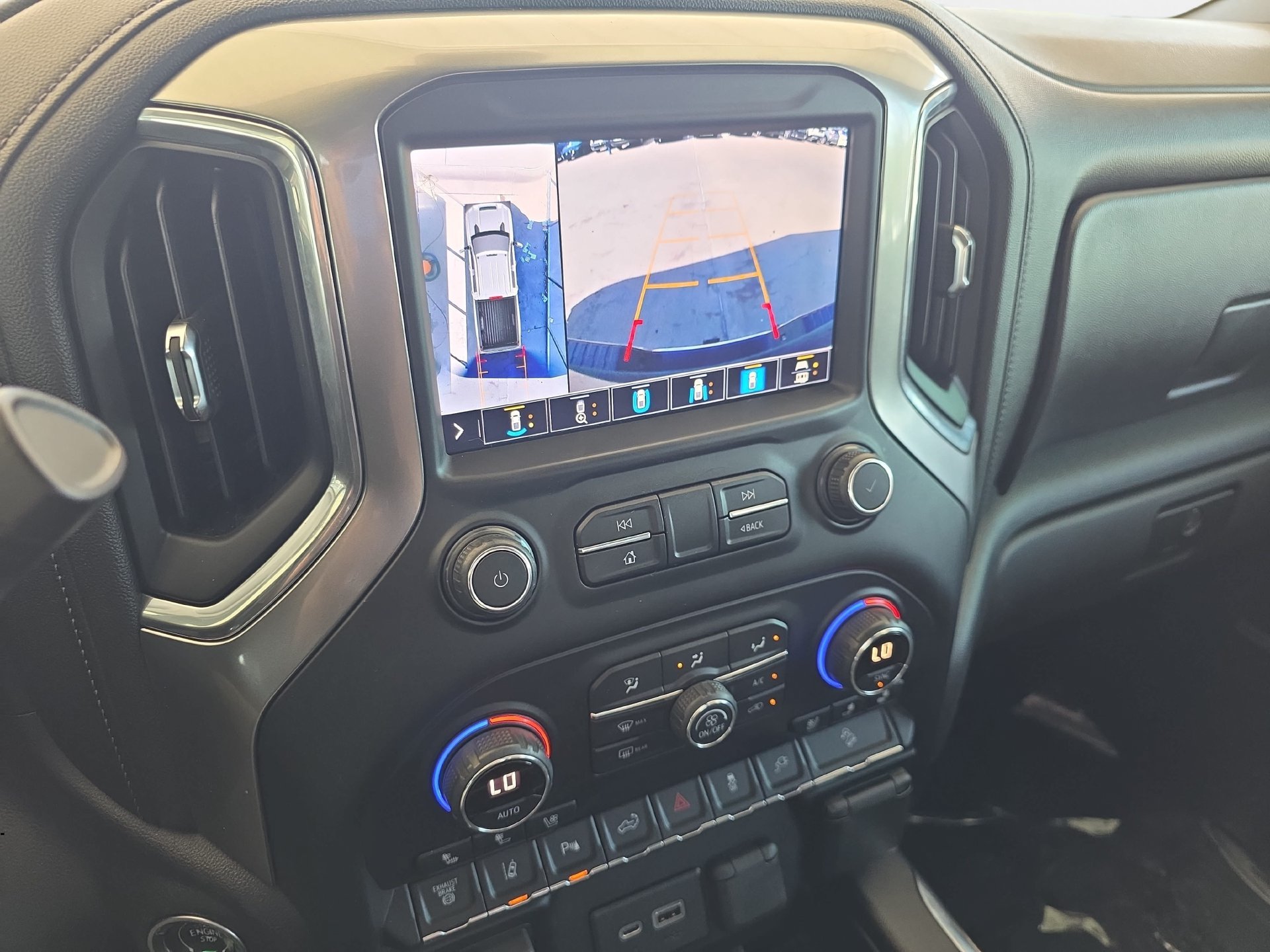 Used 2020 Chevrolet Silverado 2500 LTZ w/ LTZ Premium Package AWD/4WD image 23