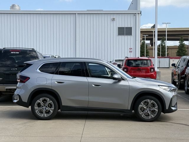 Used 2023 BMW X1 xDrive28i AWD/4WD image 3