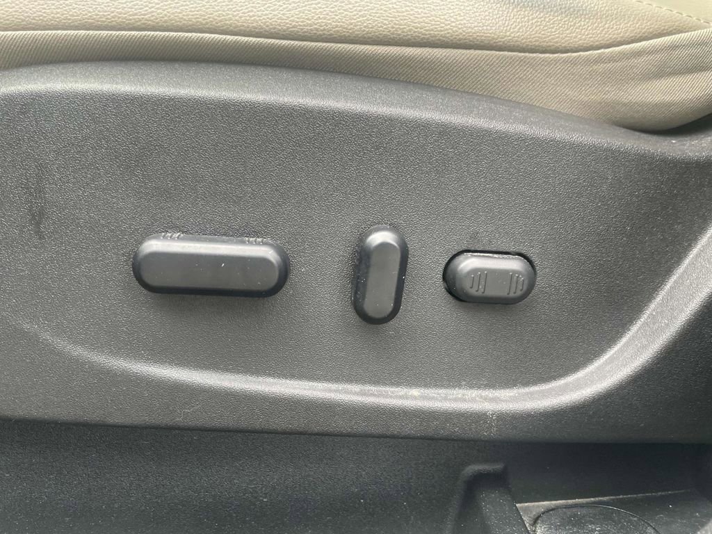 Used 2019 Ford Escape Titanium image 25