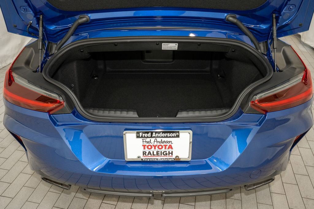 Used 2025 BMW Z4 M40i w/ Edition image 9