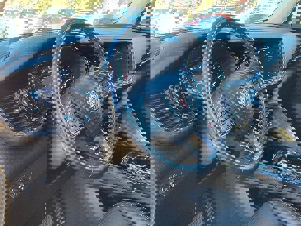 Used 2023 Buick Envision Essence image 8