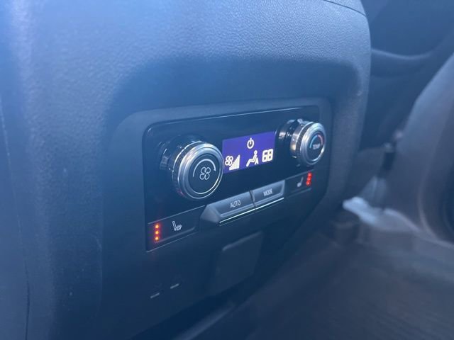 Used 2024 GMC Acadia AT4 w/ Luxury Package image 31