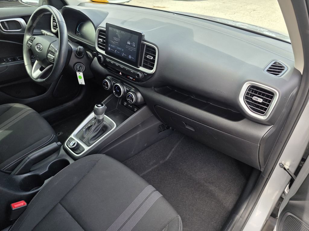 Used 2023 Hyundai Venue SEL FWD image 10
