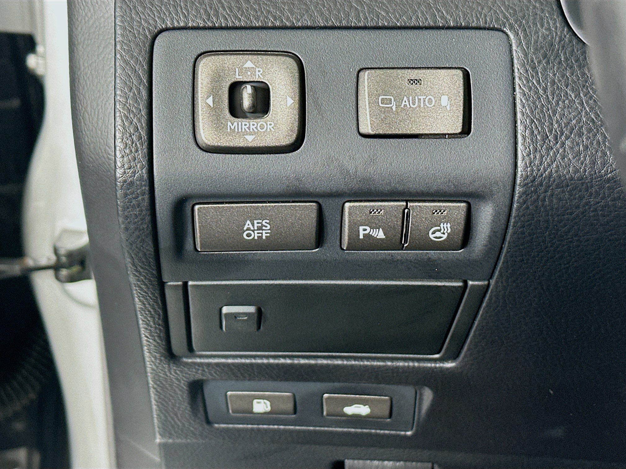 Used 2008 Lexus LS 460 RWD image 16