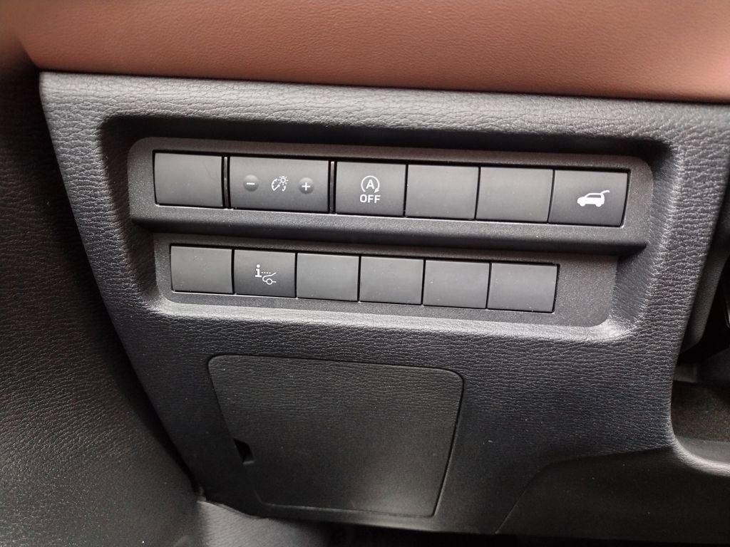 New 2026 Mitsubishi Outlander SEL image 23