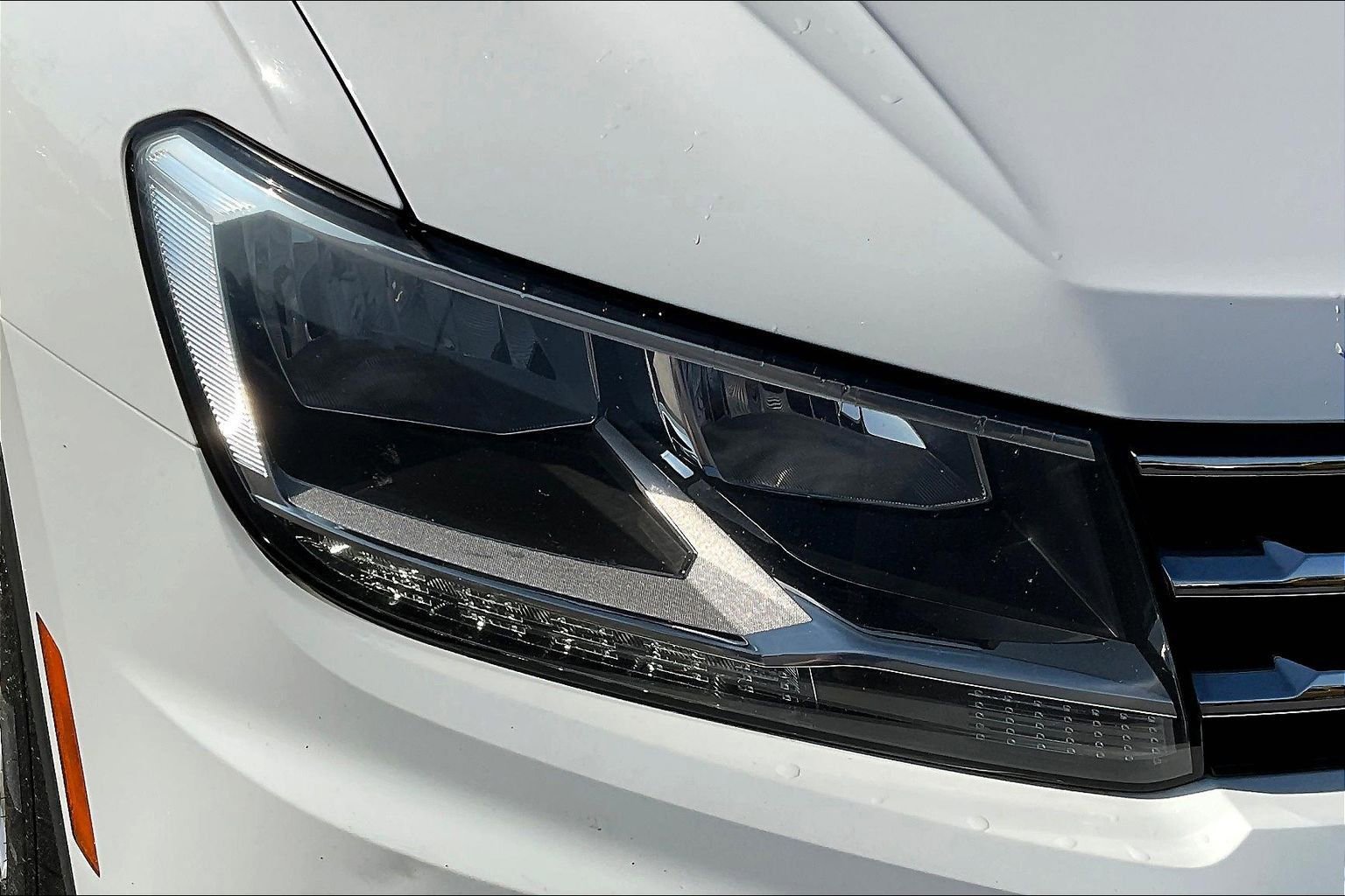 Used 2020 Volkswagen Tiguan S image 33