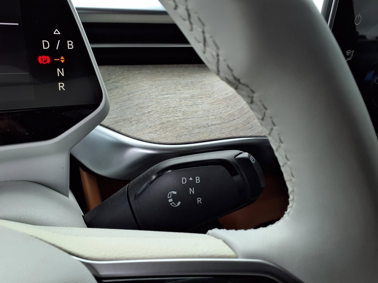 Certified 2025 Volkswagen ID. Buzz 1st Edition RWD image 16
