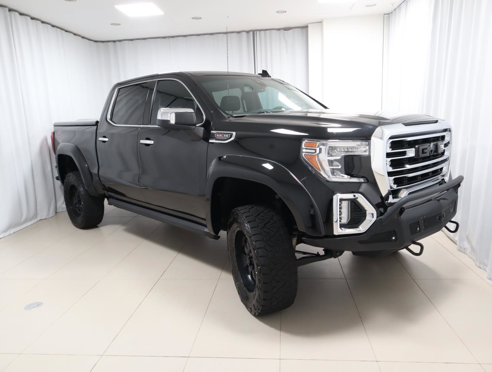 Used 2020 GMC Sierra 1500 SLT w/ SLT Premium Plus Package AWD/4WD image 4