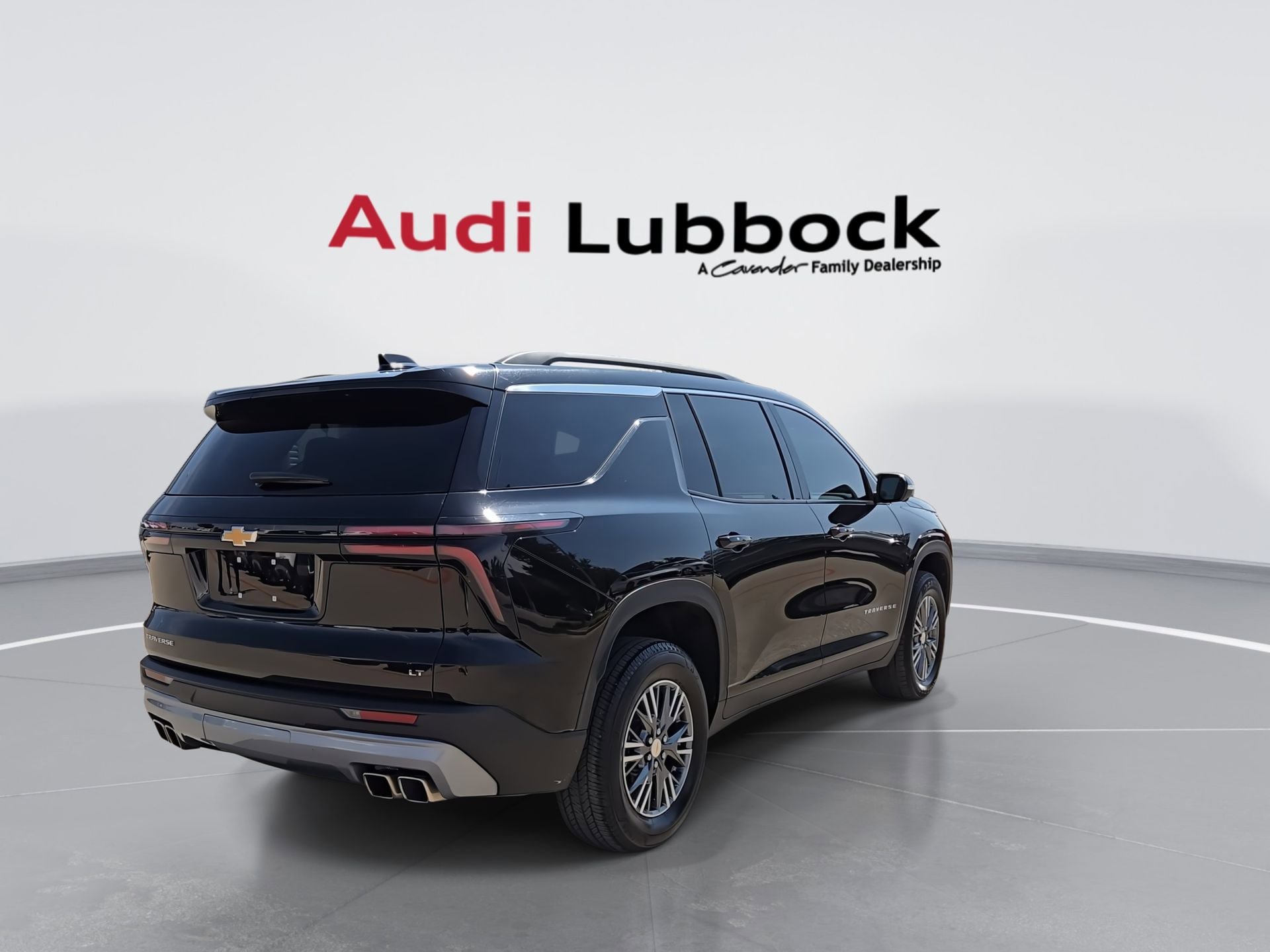 Used 2024 Chevrolet Traverse LT FWD image 8