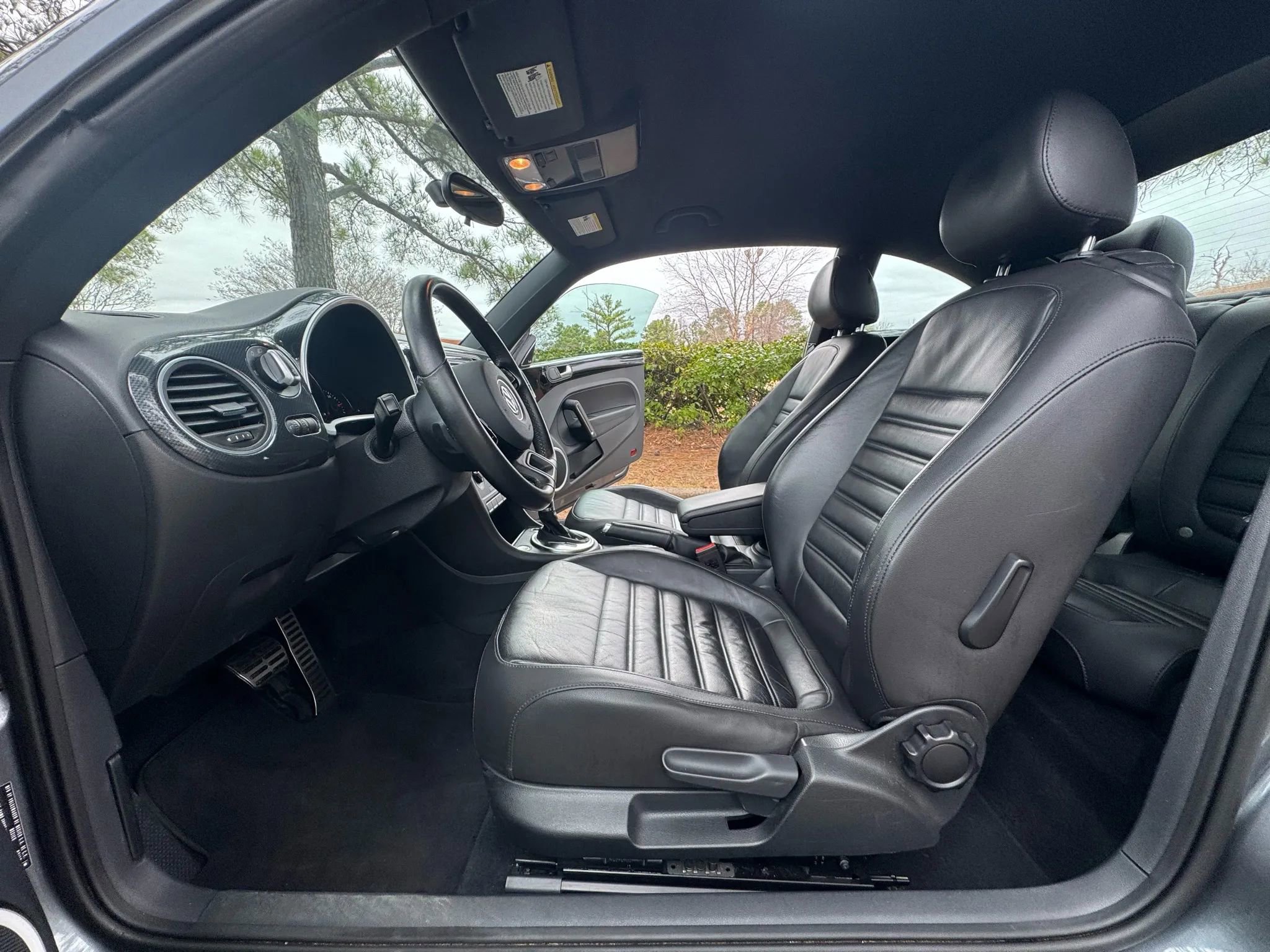 Used 2012 Volkswagen Beetle 2.0T image 11