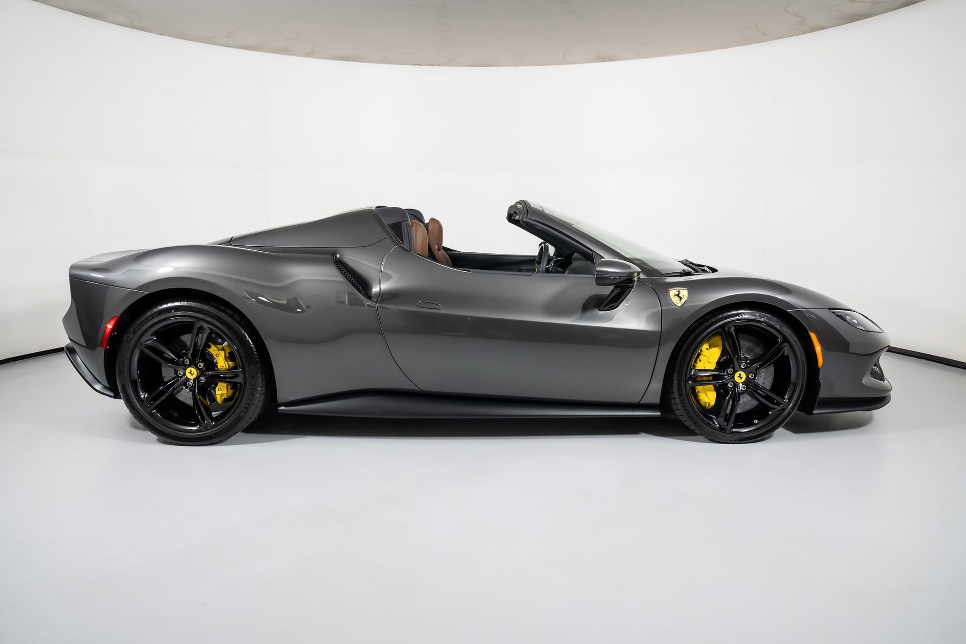 Used 2023 Ferrari 296 GTS RWD image 27