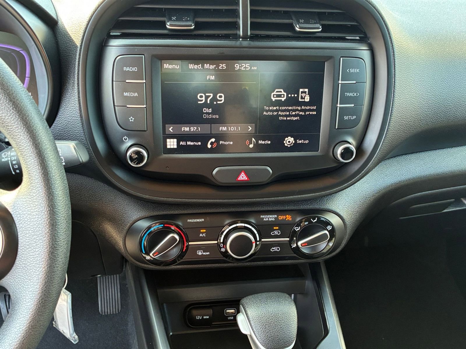 Used 2025 Kia Soul LX w/ LX Technology Package image 17