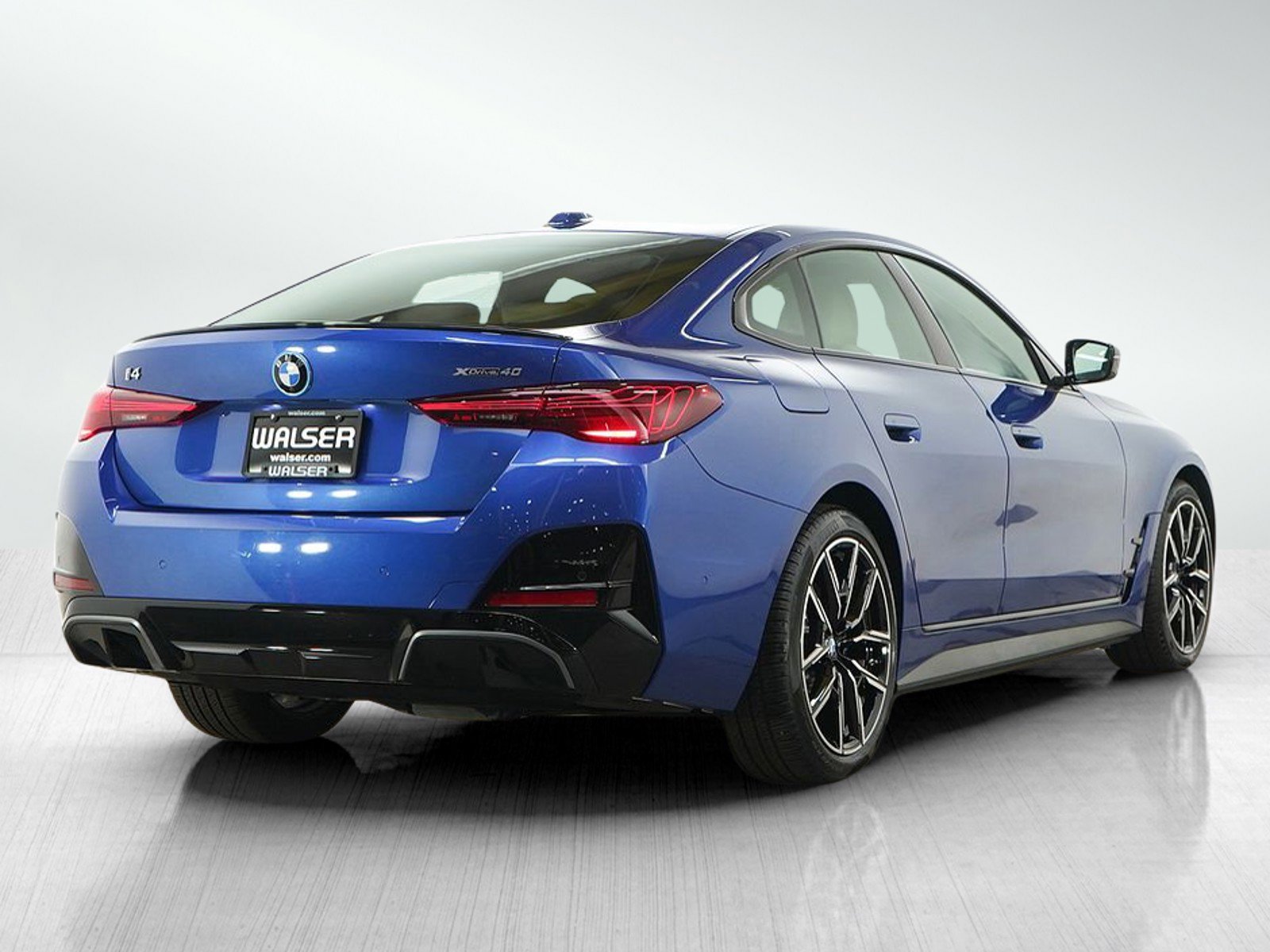 Used 2025 BMW i4 xDrive40i w/ M Sport Package AWD/4WD image 5