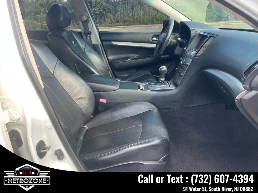 Used 2013 INFINITI G37 Journey w/ Premium Pkg image 17