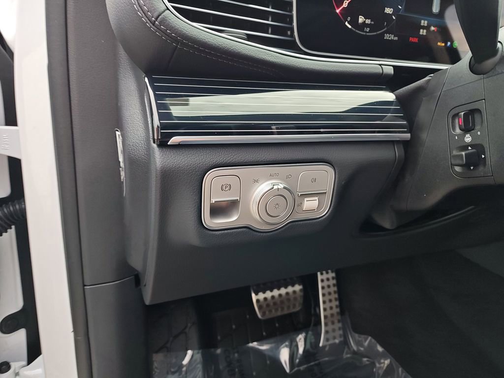 New 2026 Mercedes-Benz GLS 450 4MATIC image 19