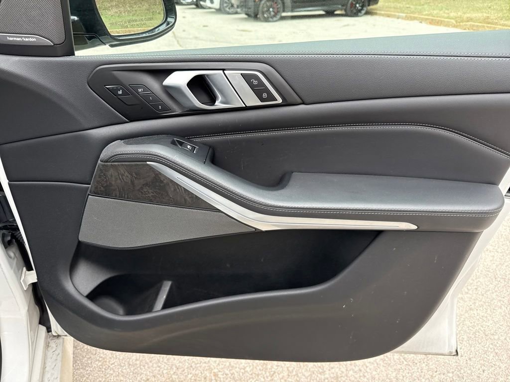 Used 2023 BMW X5 M50i w/ Climate Comfort Package image 34