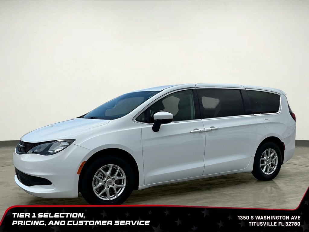 Used 2023 Chrysler Voyager LX FWD image 2